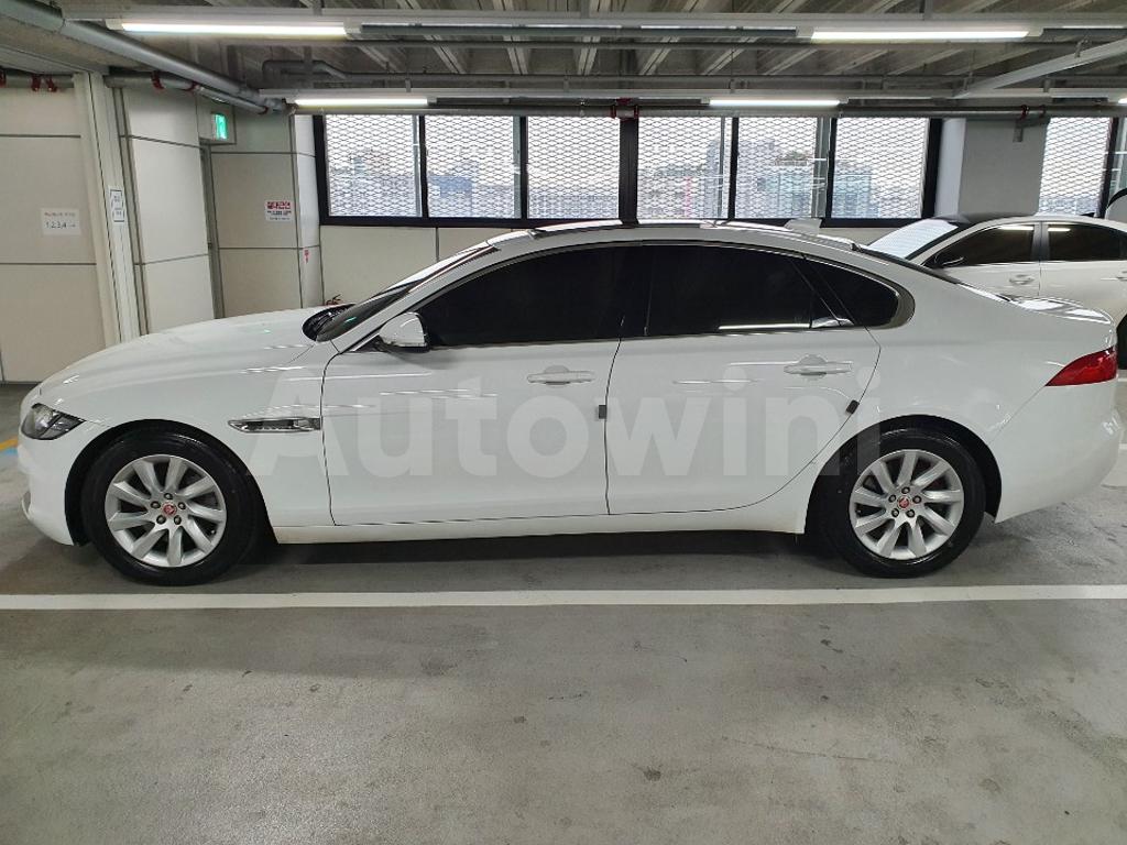 SAJBA4BN4HCY30501 2017 JAGUAR XF 20D 4WD PRESTIGE *GOOD CAR*-2