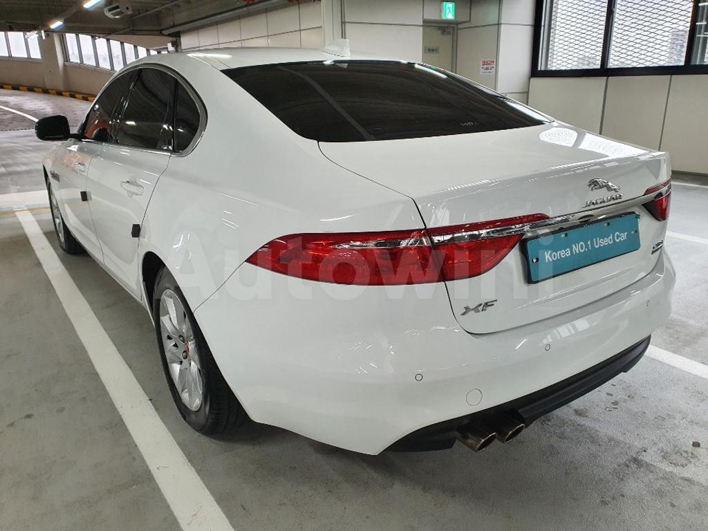 SAJBA4BN4HCY30501 2017 JAGUAR XF 20D 4WD PRESTIGE *GOOD CAR*-3