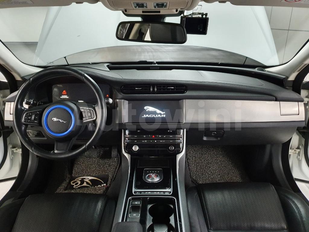 2017 JAGUAR XF 20D 4WD PRESTIGE *GOOD CAR* - 31