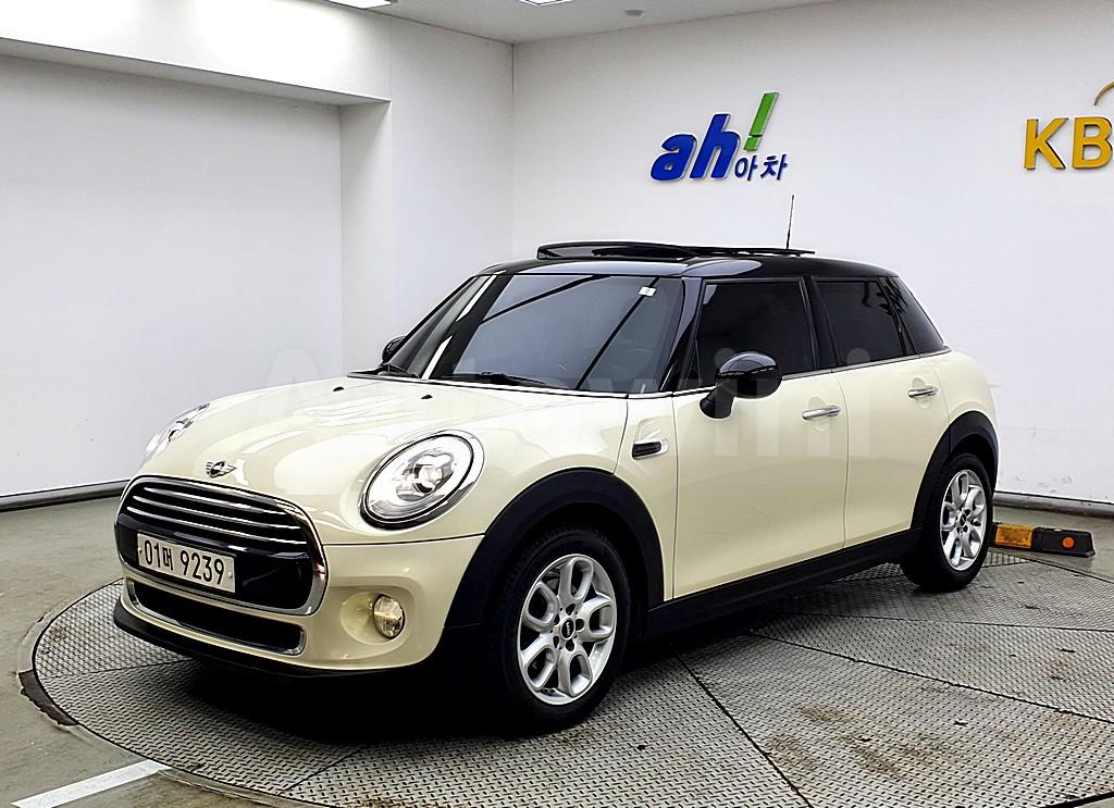 WMWXT3109H2E28722 2017 MINI COOPER D FIVE-DOOR-0