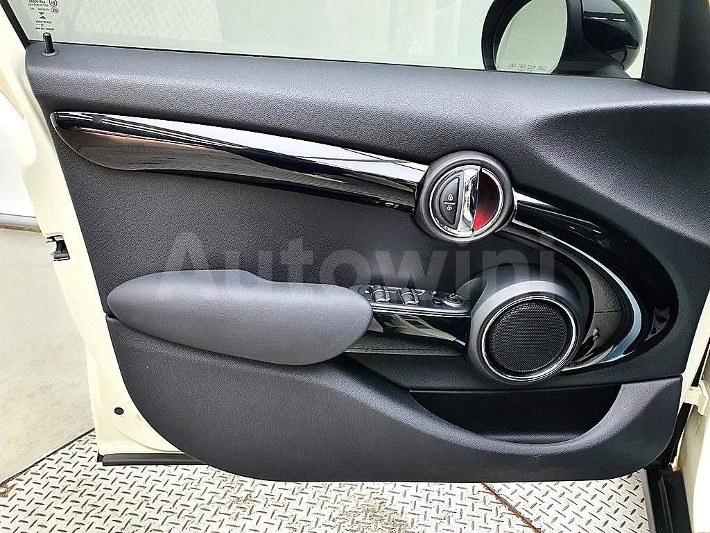 2017 MINI COOPER D FIVE-DOOR - 8