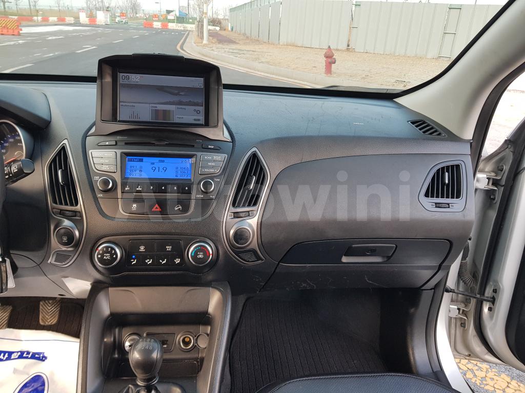 2015 HYUNDAI  TUCSON M/T*NO ACCIDENT*R17*LED*NAVI - 25