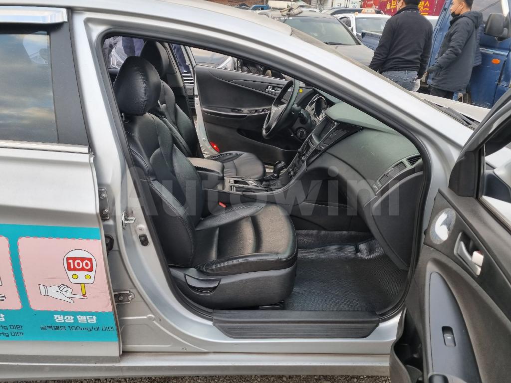 2013 HYUNDAI YF SONATA LPG TAXI - 9