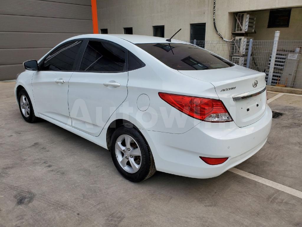 2014 HYUNDAI ACCENT  DIESEL AT - 3