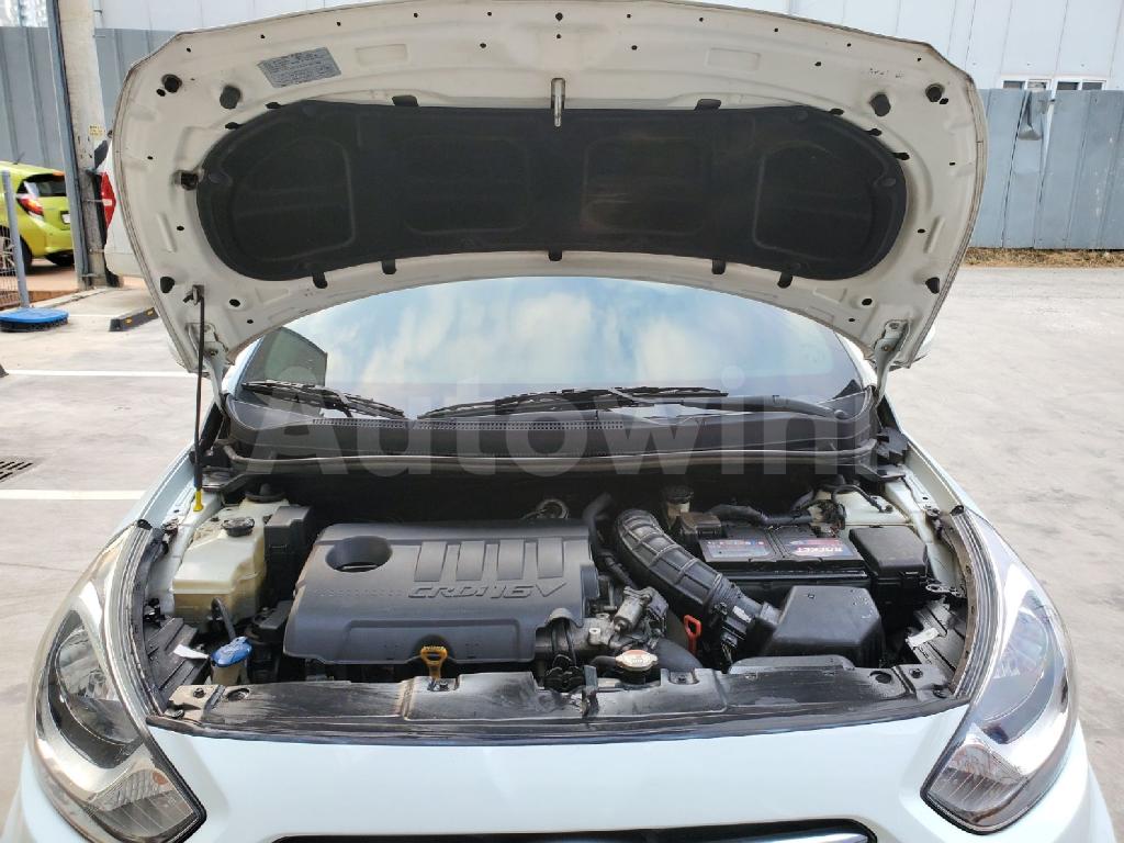2014 HYUNDAI ACCENT  DIESEL AT - 17