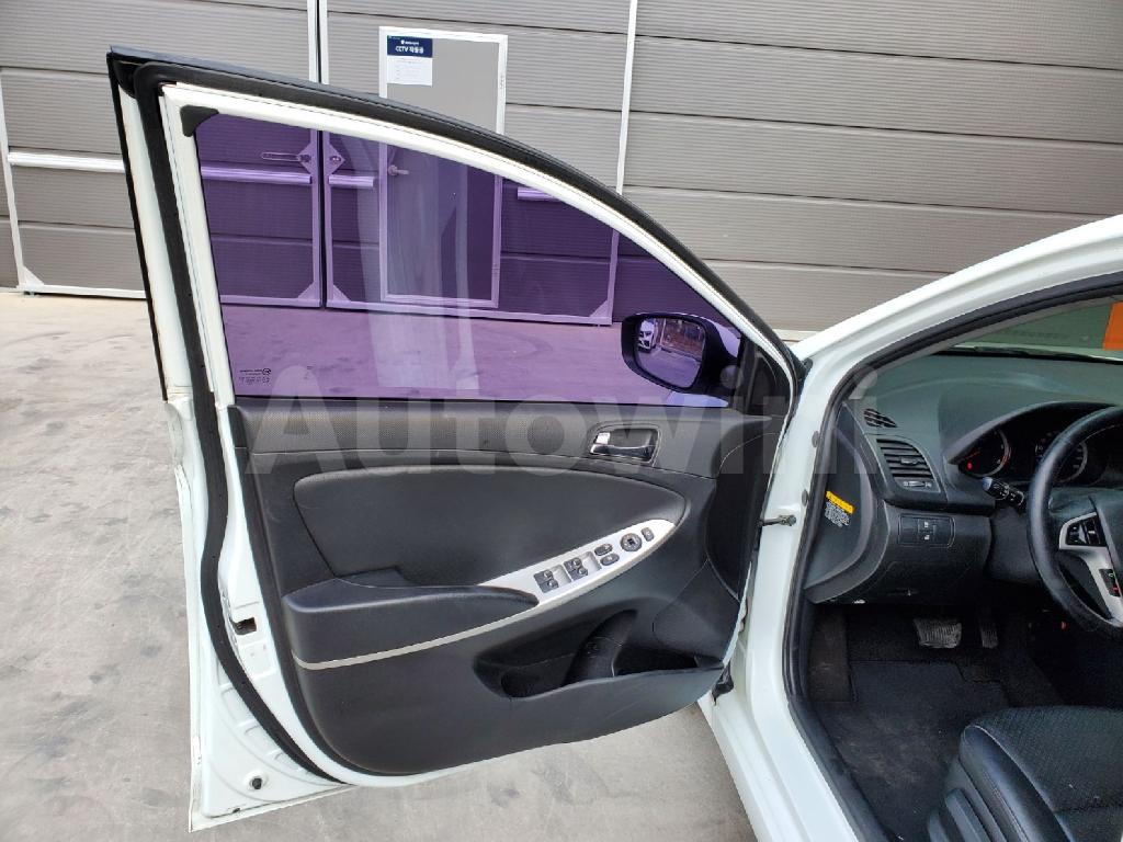 2014 HYUNDAI ACCENT  DIESEL AT - 28