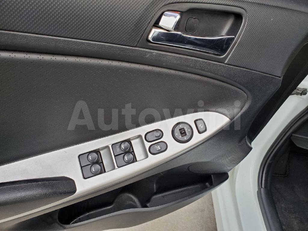 2014 HYUNDAI ACCENT  DIESEL AT - 29