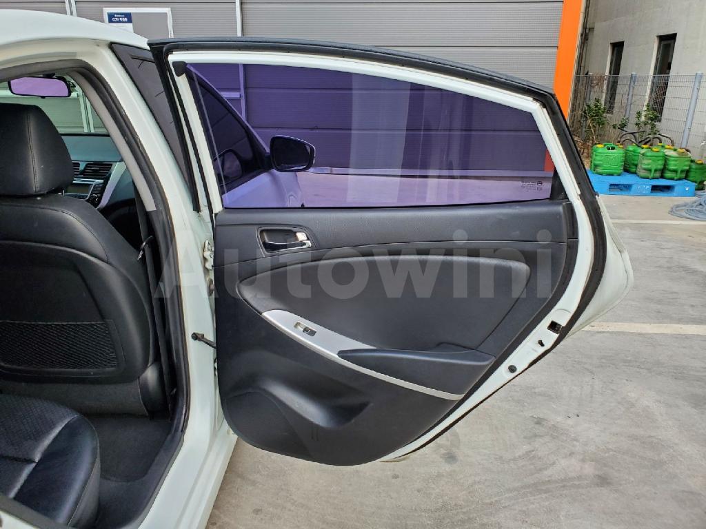 2014 HYUNDAI ACCENT  DIESEL AT - 38