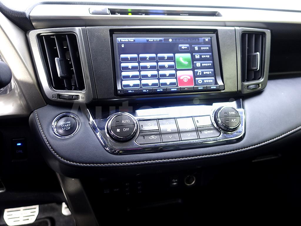 2015 TOYOTA RAV4 2WD - 11