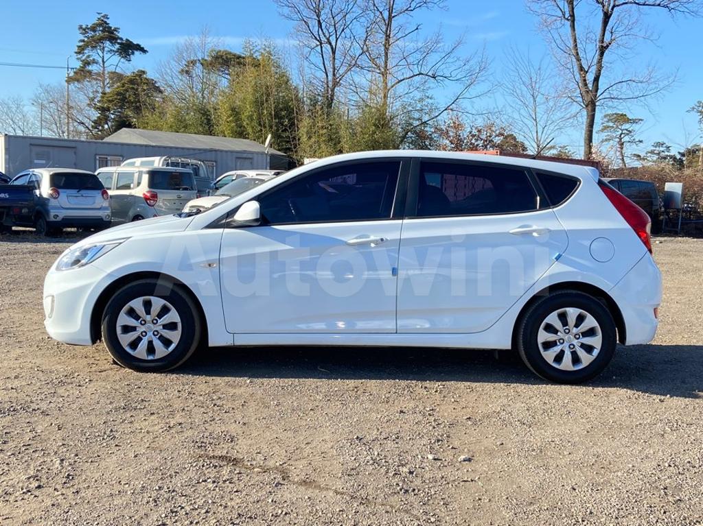 KMHCS51UGHU326624 2017 HYUNDAI ACCENT  1.6 WIT ABS/VDC/EPS/TPMS AT-2