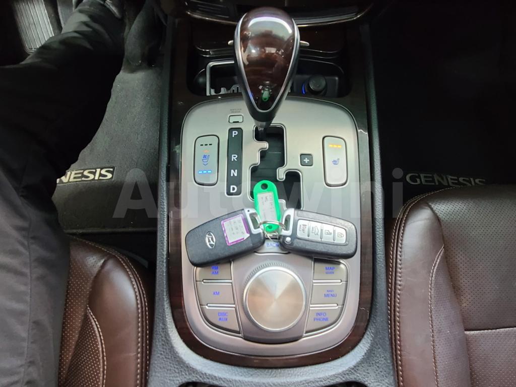 2012 HYUNDAI GENESIS SUNROOF, S-KEY, R-CAM - 29
