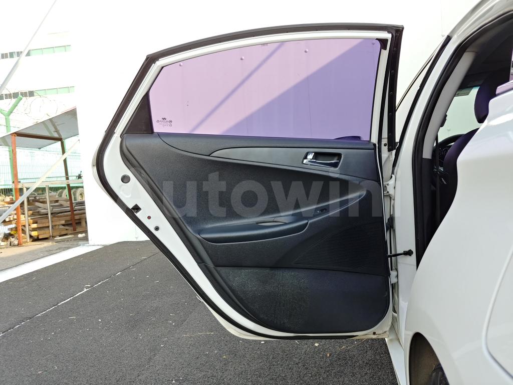 2013 HYUNDAI YF SONATA LPG *P.SROOF+2S.KEY+R.CAM* - 31