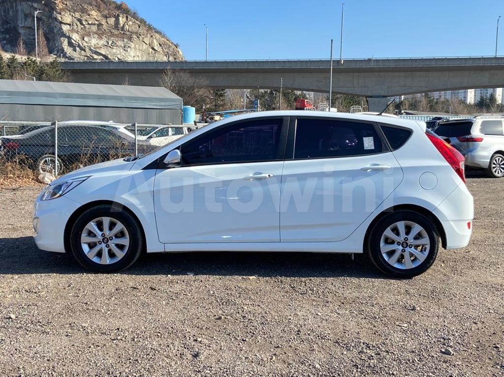 KMHCT51UGHU288503 2017 HYUNDAI ACCENT  1.6 WIT NAVI/CAM/ABS/VDC AT-2