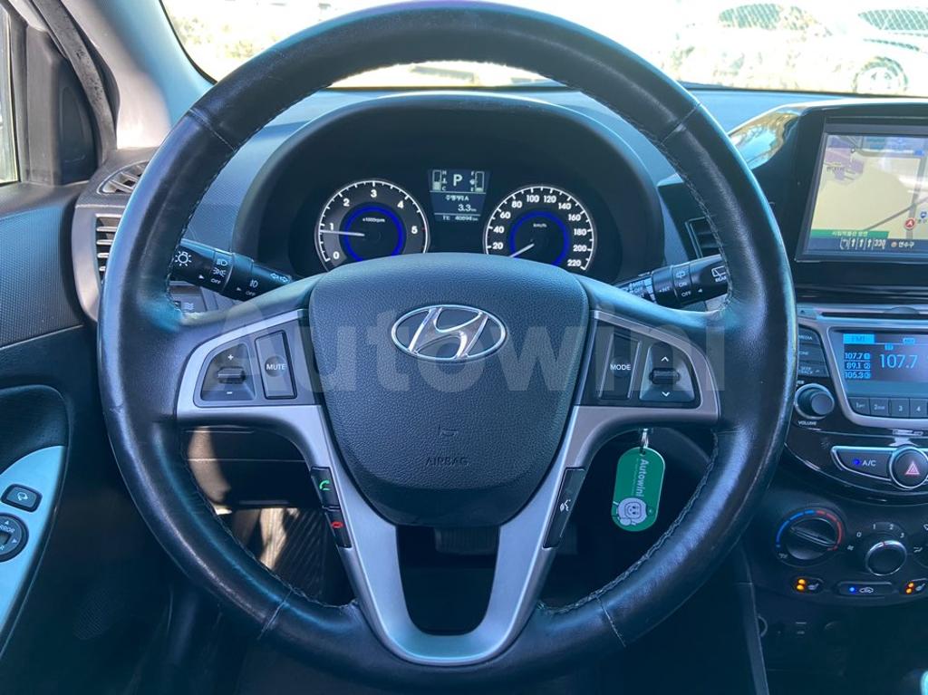 2017 HYUNDAI ACCENT  1.6 WIT NAVI/CAM/ABS/VDC AT - 14