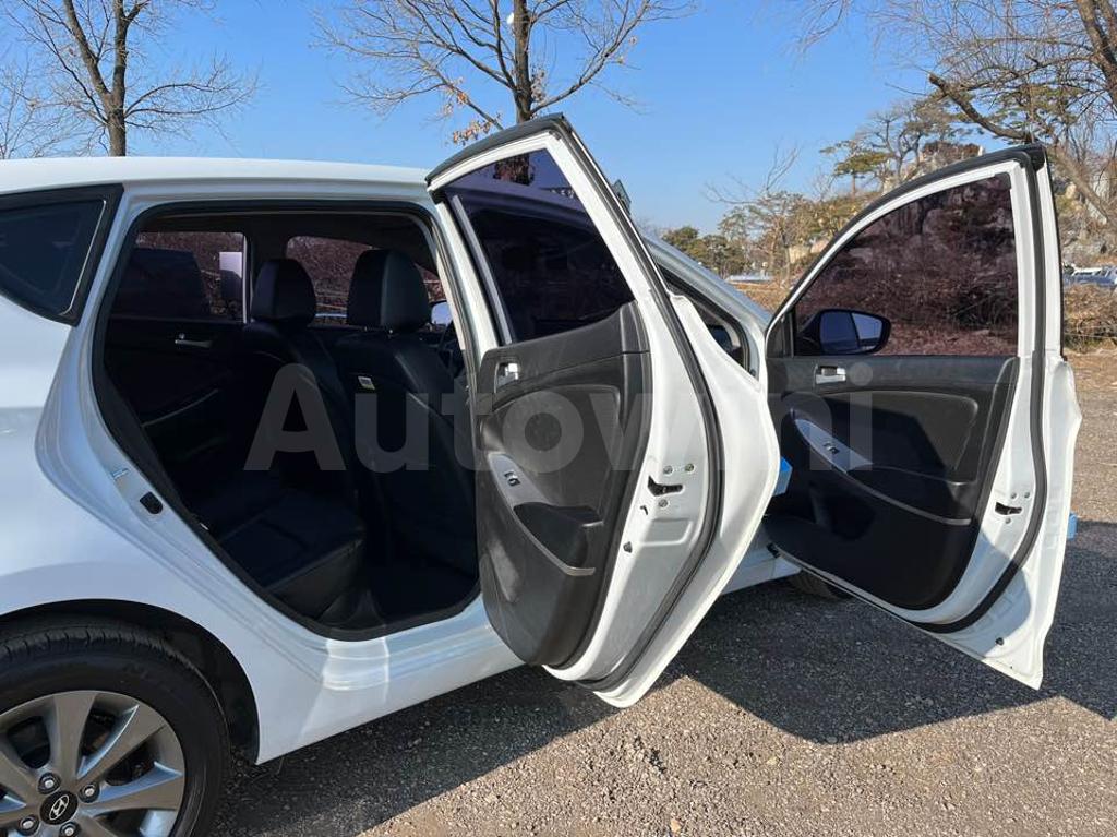 2019 HYUNDAI ACCENT  1.6 WIT NO ACCIDENT ABS/VDC AT - 37