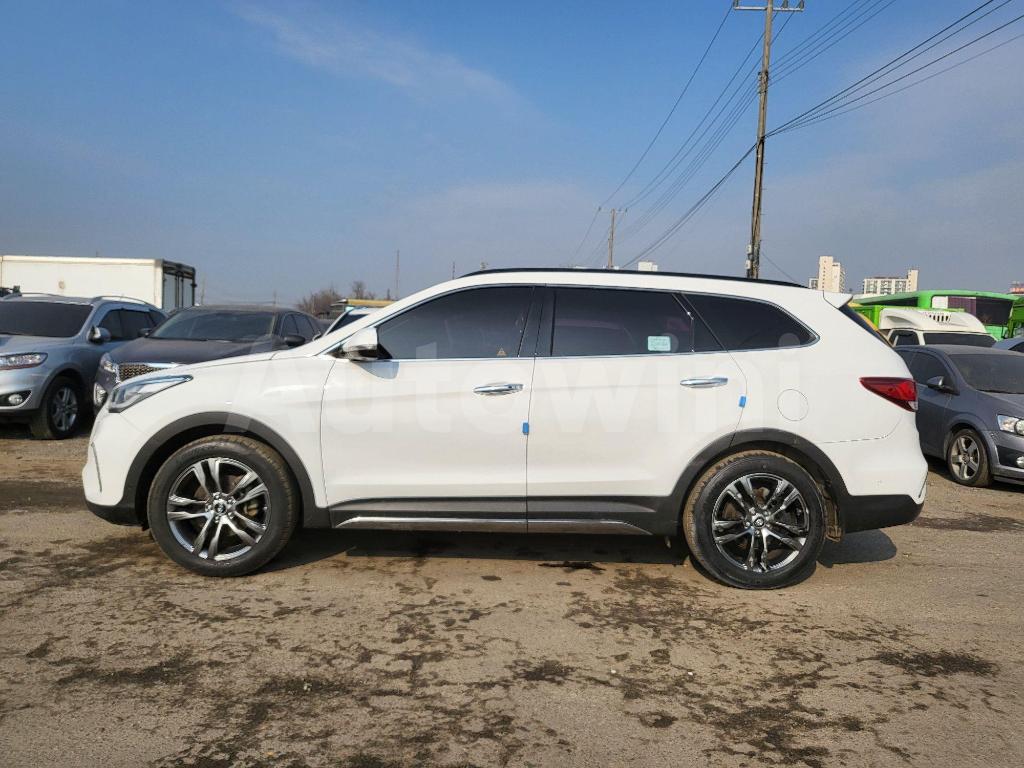 KMHSR81XDHU247379 2017 HYUNDAI  MAXCRUZ 2.2 4WD P SUNROOF FULL OPTIONS-2
