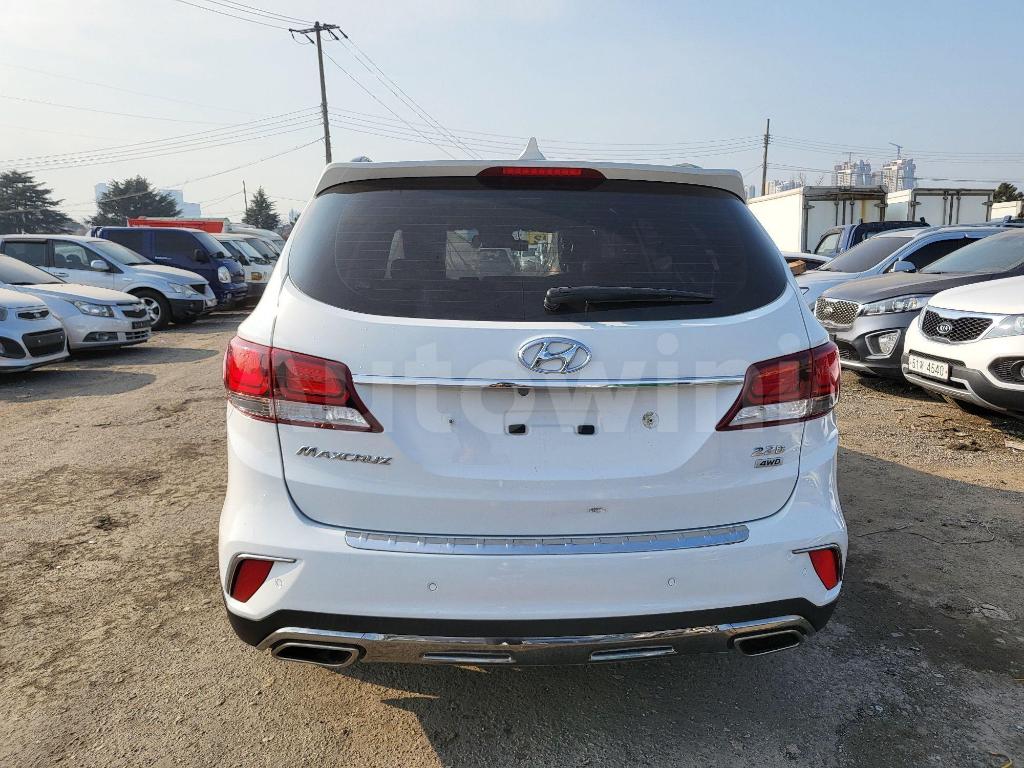 KMHSR81XDHU247379 2017 HYUNDAI  MAXCRUZ 2.2 4WD P SUNROOF FULL OPTIONS-4