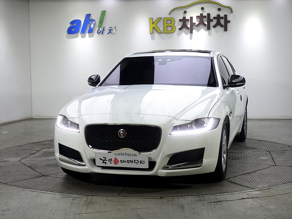 SAJBB4BN4HCY38675 2017 JAGUAR XF 2.0D PRESTIGE X260-1