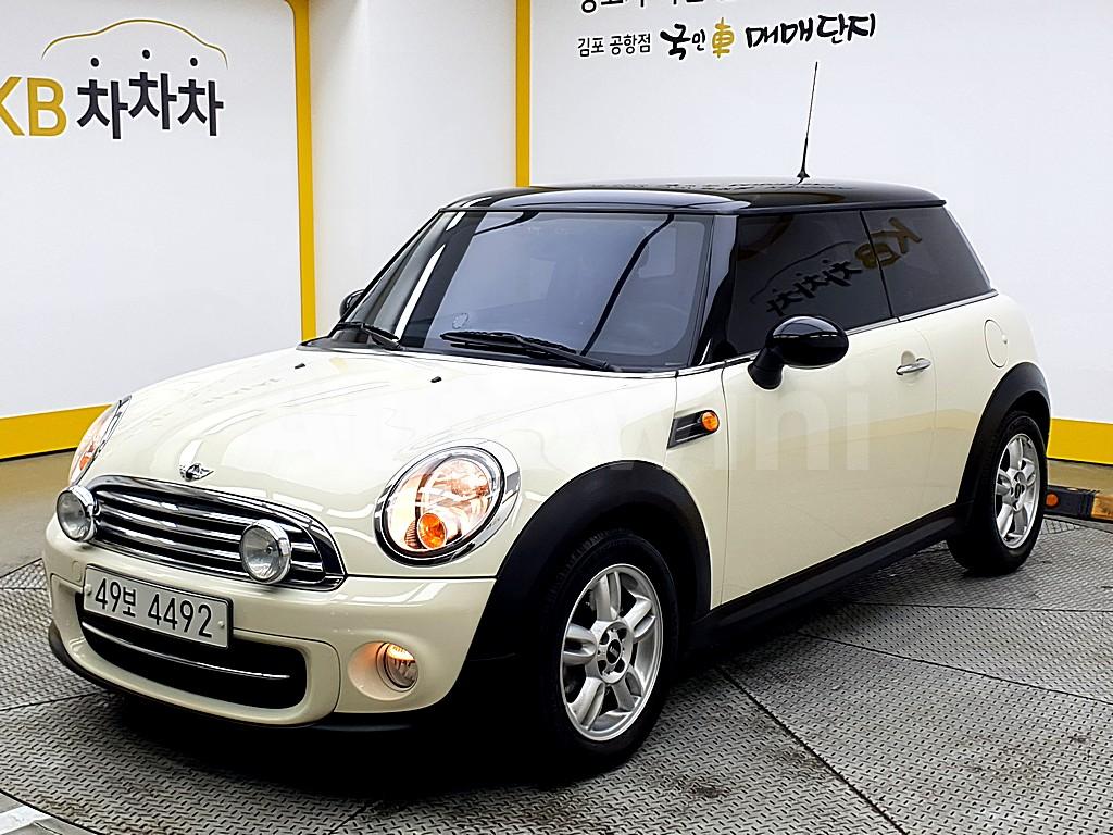 WMWSW5101CT319202 2012 MINI COOPER D 2.0 SE 2ND GEN-0