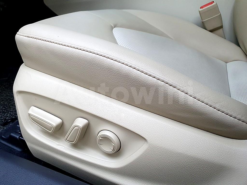 2019 TOYOTA  CAMRY 2.5 - 8