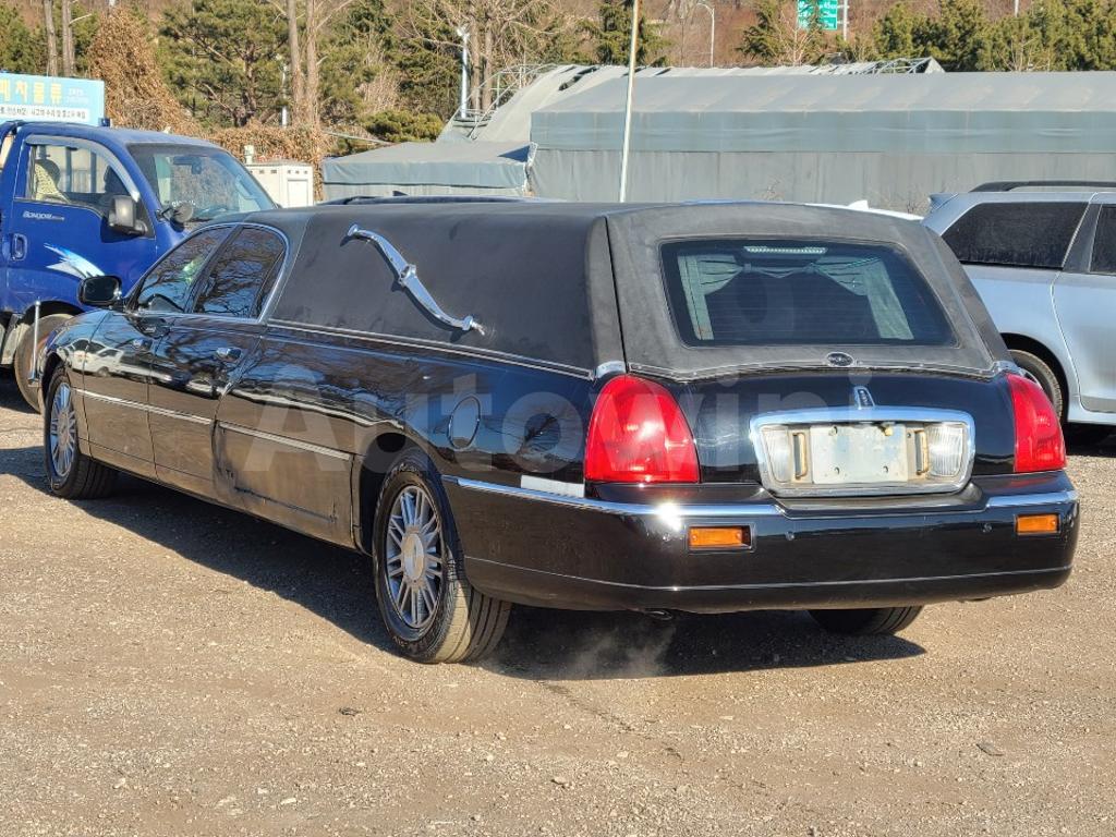 2010 LINCOLN TOWN CAR FUNERAL COACH ABS/VDC AT - 8