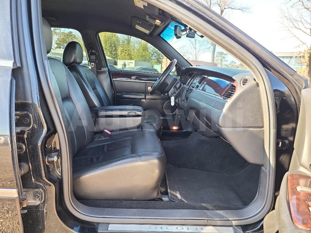 2010 LINCOLN TOWN CAR FUNERAL COACH ABS/VDC AT - 12