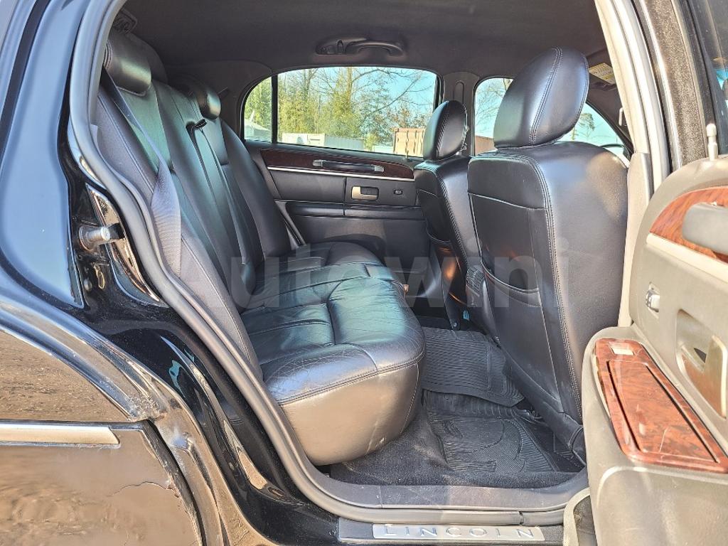 2010 LINCOLN TOWN CAR FUNERAL COACH ABS/VDC AT - 13