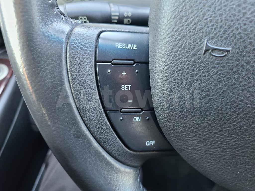 2010 LINCOLN TOWN CAR FUNERAL COACH ABS/VDC AT - 19