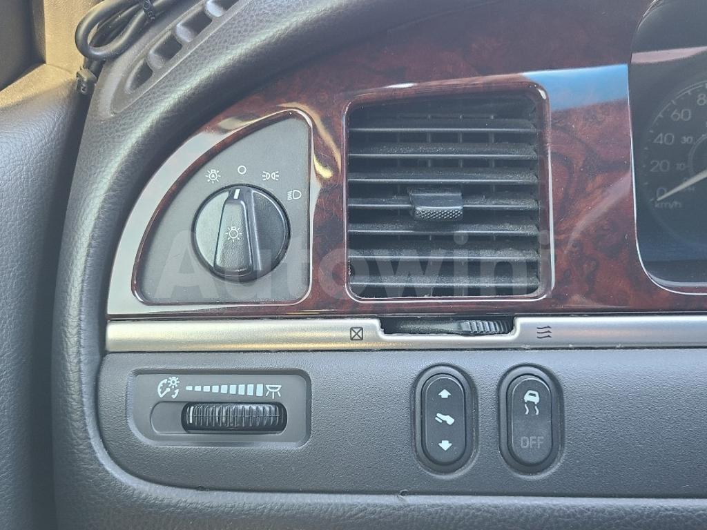 2010 LINCOLN TOWN CAR FUNERAL COACH ABS/VDC AT - 25