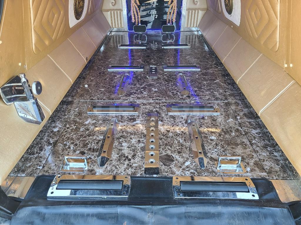 2010 LINCOLN TOWN CAR FUNERAL COACH ABS/VDC AT - 33