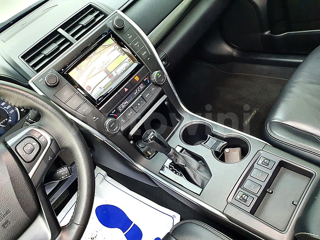 2017 TOYOTA  CAMRY 2.5 HYBRID XLE - 10
