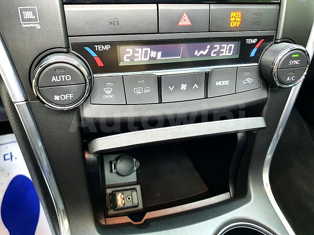 2017 TOYOTA  CAMRY 2.5 HYBRID XLE - 13