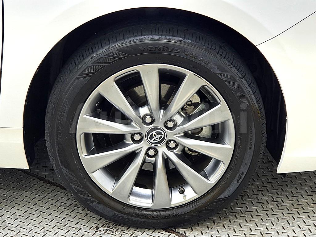 2017 TOYOTA  CAMRY 2.5 HYBRID XLE - 17