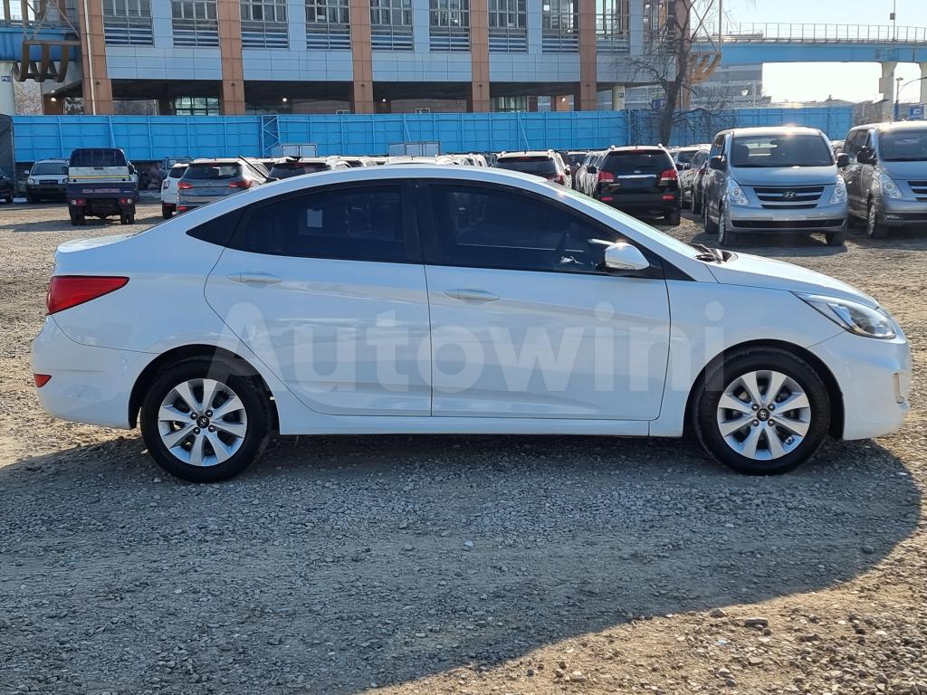 KMHCT41UGHU219251 2017 HYUNDAI ACCENT  MODERN-5