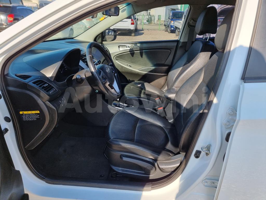 2017 HYUNDAI ACCENT  MODERN - 13
