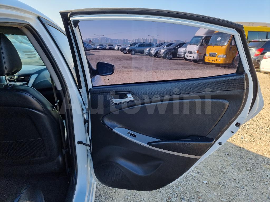 2017 HYUNDAI ACCENT  MODERN - 18