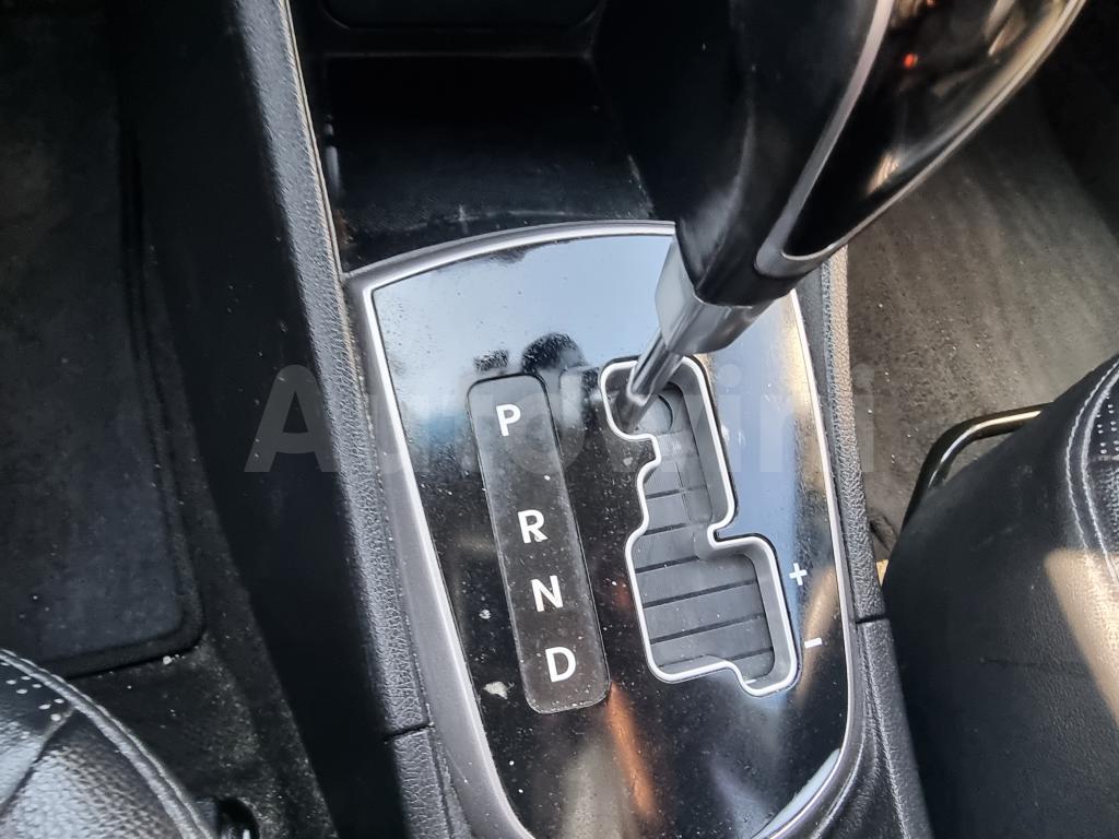 2017 HYUNDAI ACCENT  MODERN - 31
