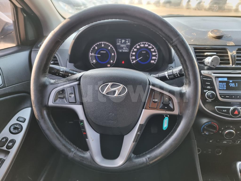 2017 HYUNDAI ACCENT  MODERN - 33