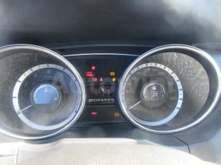 2013 HYUNDAI YF SONATA NO TAXI NO RENT - 9
