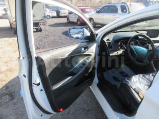2013 HYUNDAI YF SONATA NO TAXI NO RENT - 18