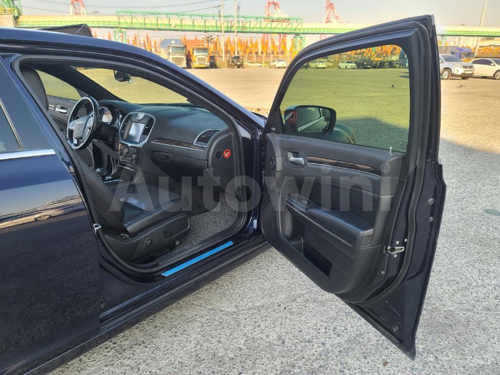 2012 CHRYSLER 300C FULL OPTION VIP ,CEO CAR. - 26