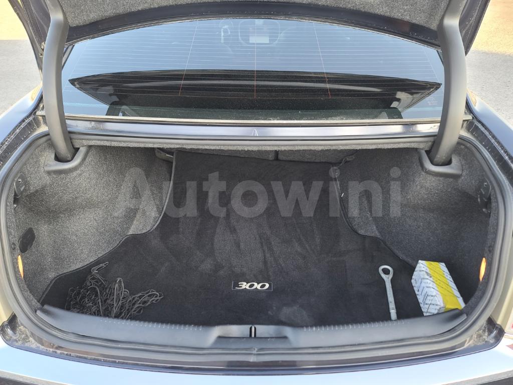 2012 CHRYSLER 300C FULL OPTION VIP ,CEO CAR. - 28