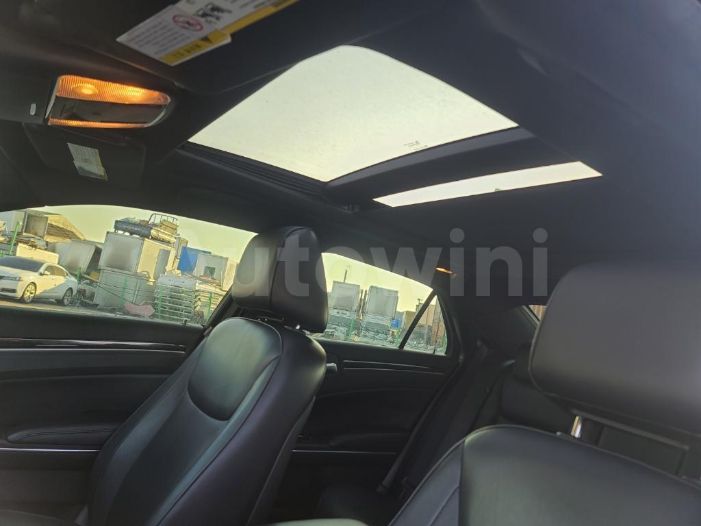 2012 CHRYSLER 300C FULL OPTION VIP ,CEO CAR. - 39