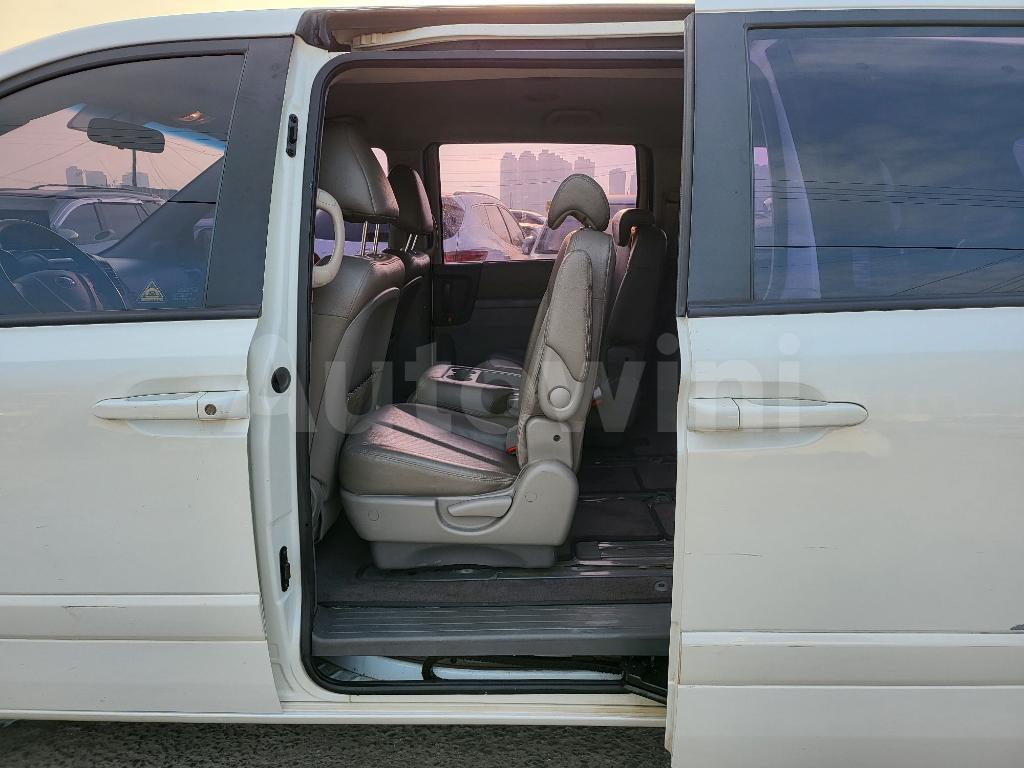 2013 KIA GRAND CARNIVAL R GX AUTO - 8