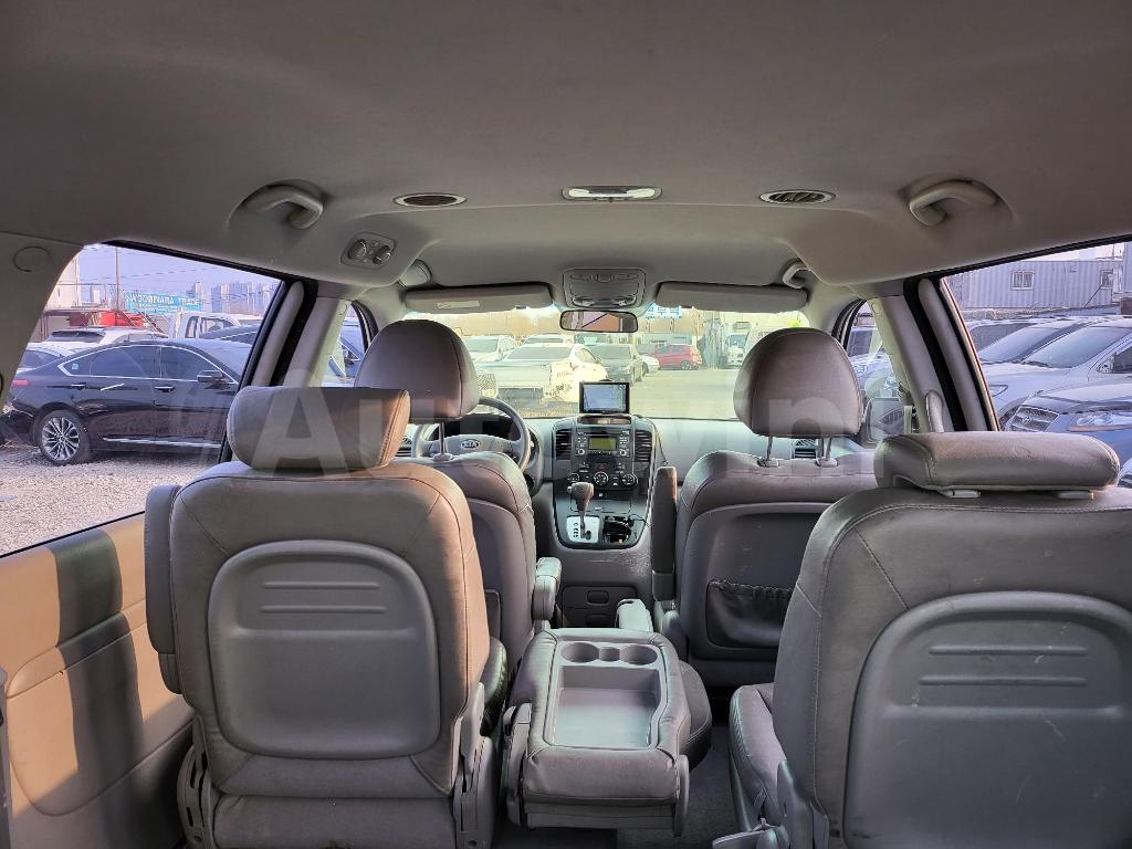 2013 KIA GRAND CARNIVAL R GX AUTO - 18