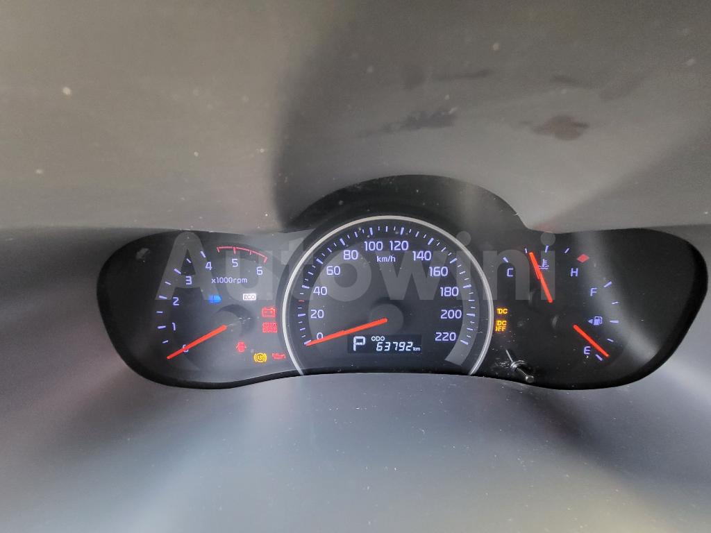 2013 KIA GRAND CARNIVAL R GX AUTO - 23