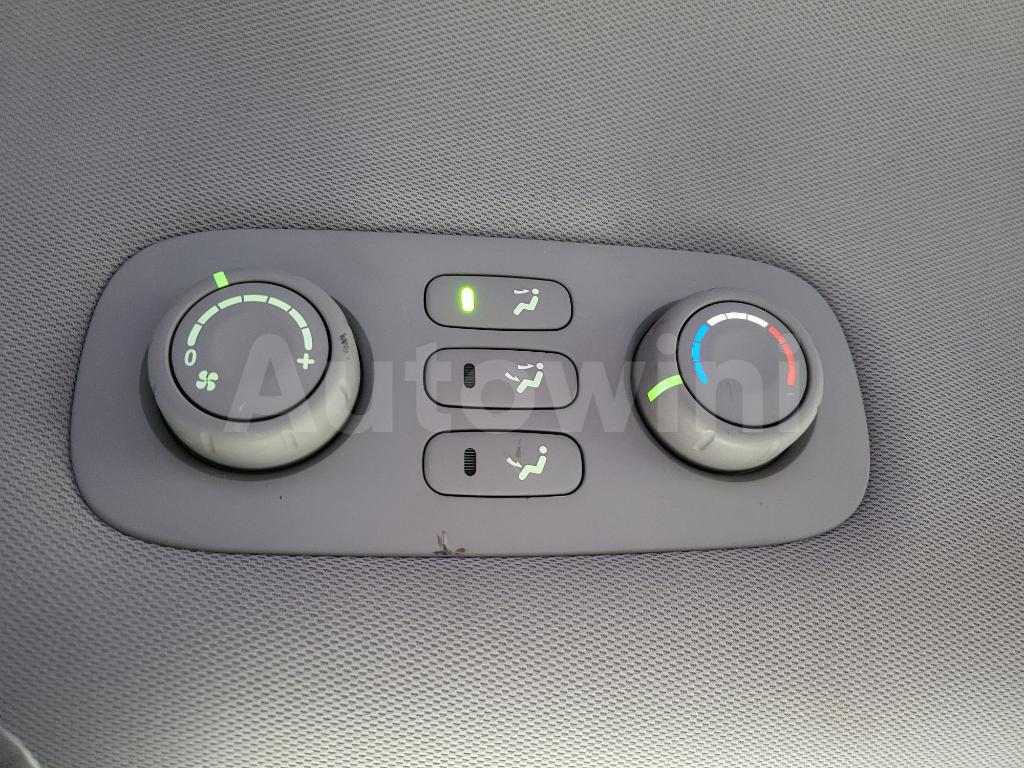 2013 KIA GRAND CARNIVAL R GX AUTO - 27