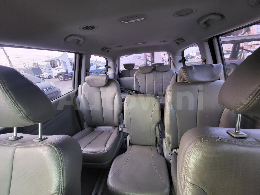 2013 KIA GRAND CARNIVAL R GX AUTO - 28