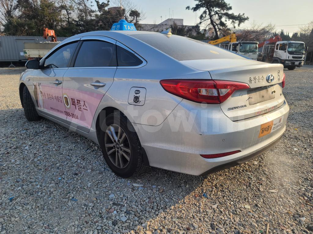 KMHE341DBJA463479 2018 HYUNDAI LF SONATA TAXI 18/18 REAL MILEAGE-2