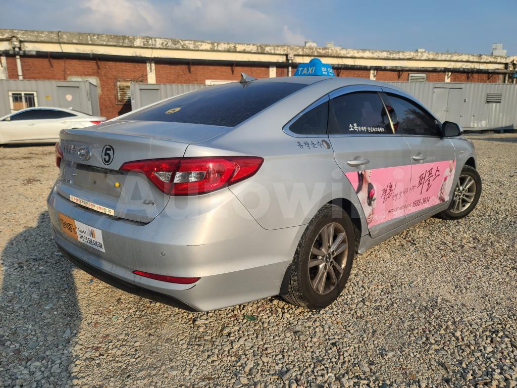 KMHE341DBJA463479 2018 HYUNDAI LF SONATA TAXI 18/18 REAL MILEAGE-4